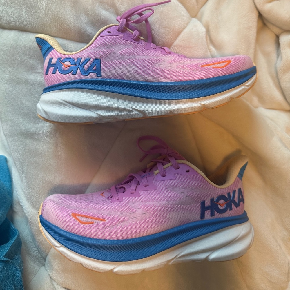 Hoka Clifton 9